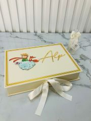 Küçük Prens Temalı Dikdörtgen Kutuda Erkek Bebek Çikolatası