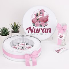 Flamingo Temalı Baskılı Metal Kutuda Kız Bebek Çikolatası