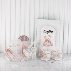 Ayıcık Temalı Çikolata, Ledli Kapı Süsü, Cam Kolonya Şişesi, Draje Kutuları ve Misafir Kolonyası Seti