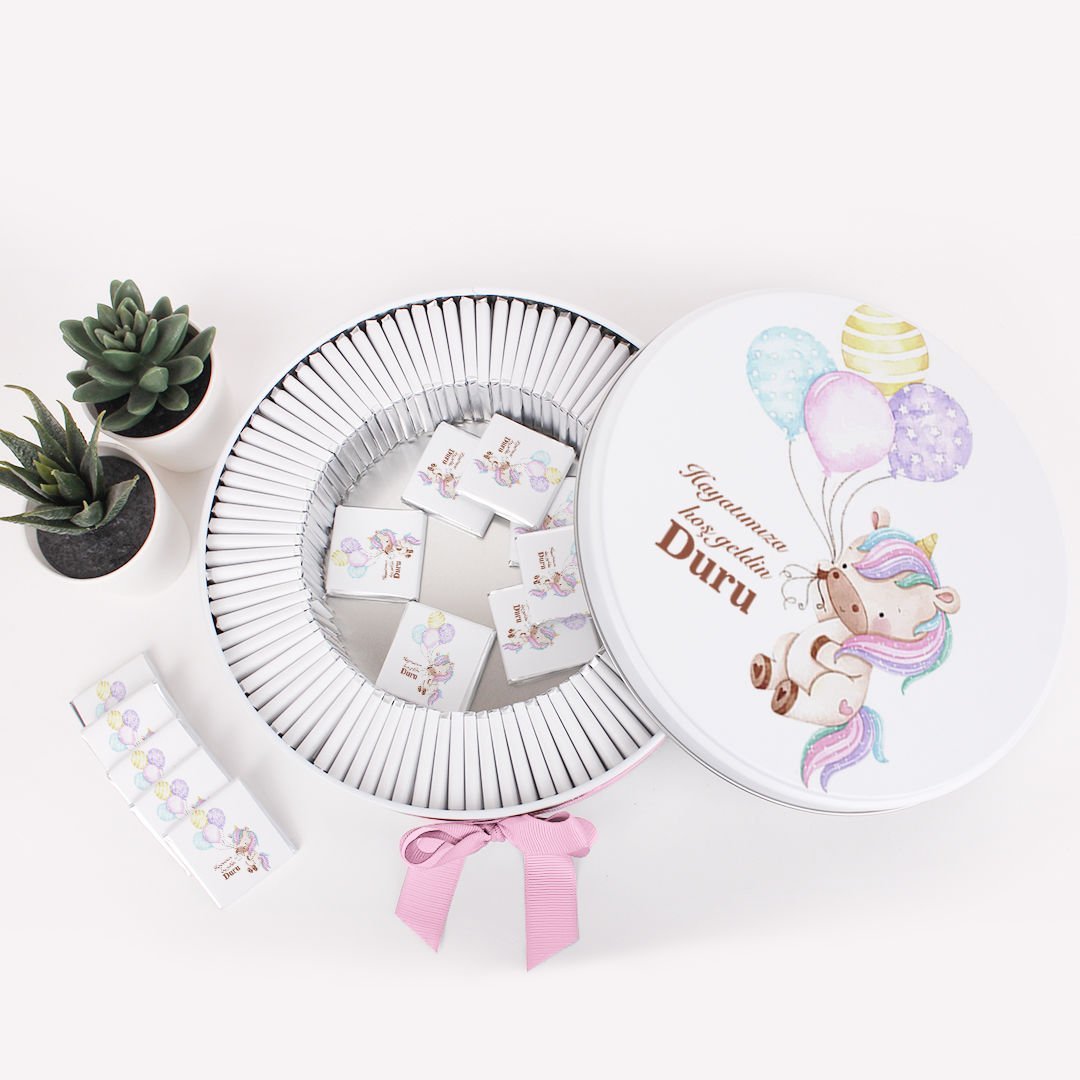 Unicorn Temalı Baskılı Metal Kutuda Kız Bebek Çikolatası