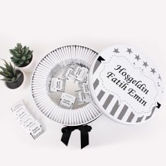 Yıldız Temalı Baskılı Metal Kutuda Erkek Bebek Çikolatası