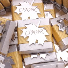 Çınar Temalı Baskılı Metal Kutuda Erkek Bebek Çikolatası