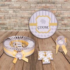 Çınar Temalı Baskılı Metal Kutuda Erkek Bebek Çikolatası