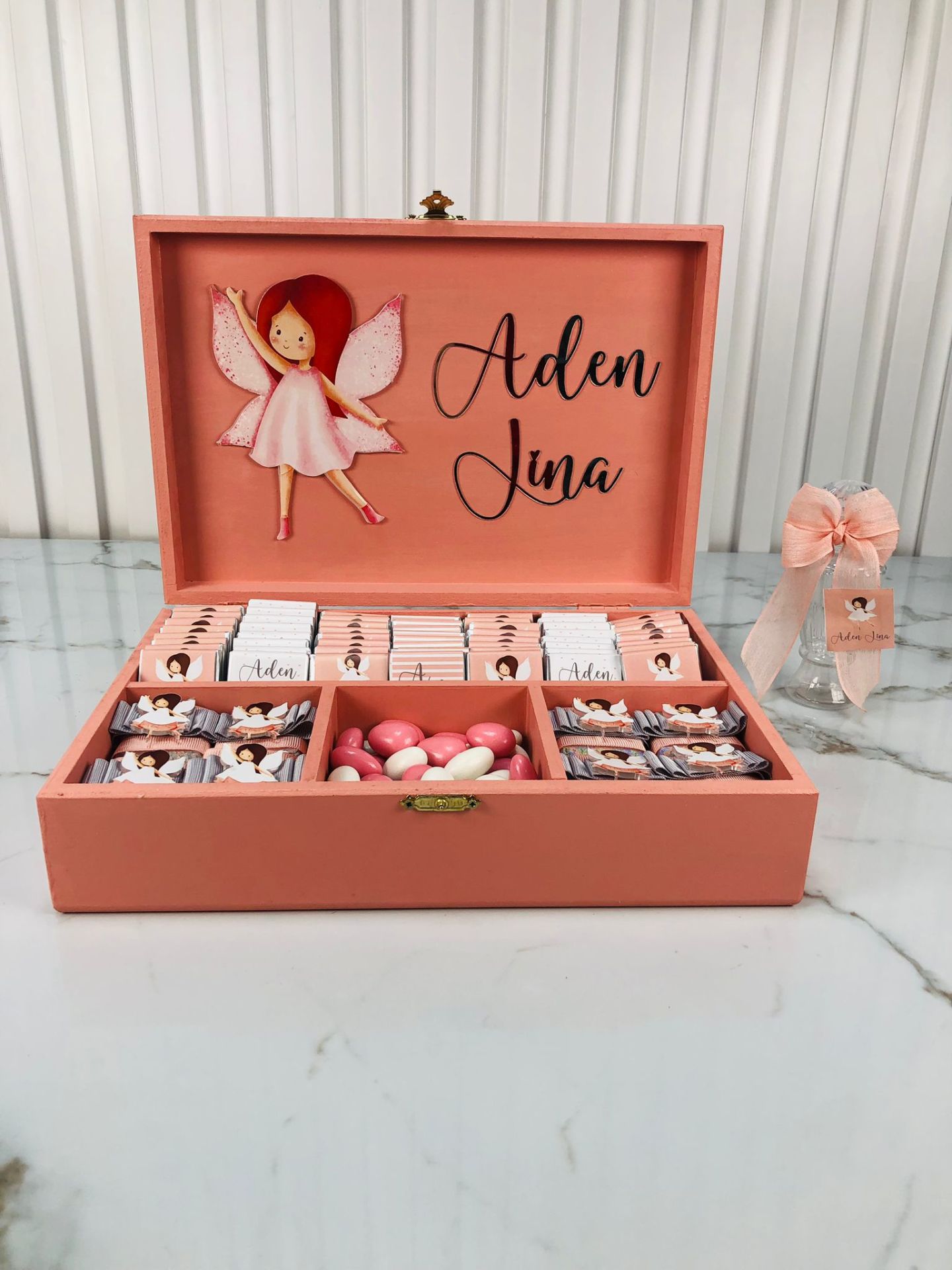 Melek Ahşap Kutuda Kız Bebek Çikolatası