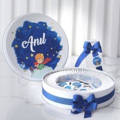 Küçük Prens Temalı Baskılı Metal Kutuda Erkek Bebek Çikolatası