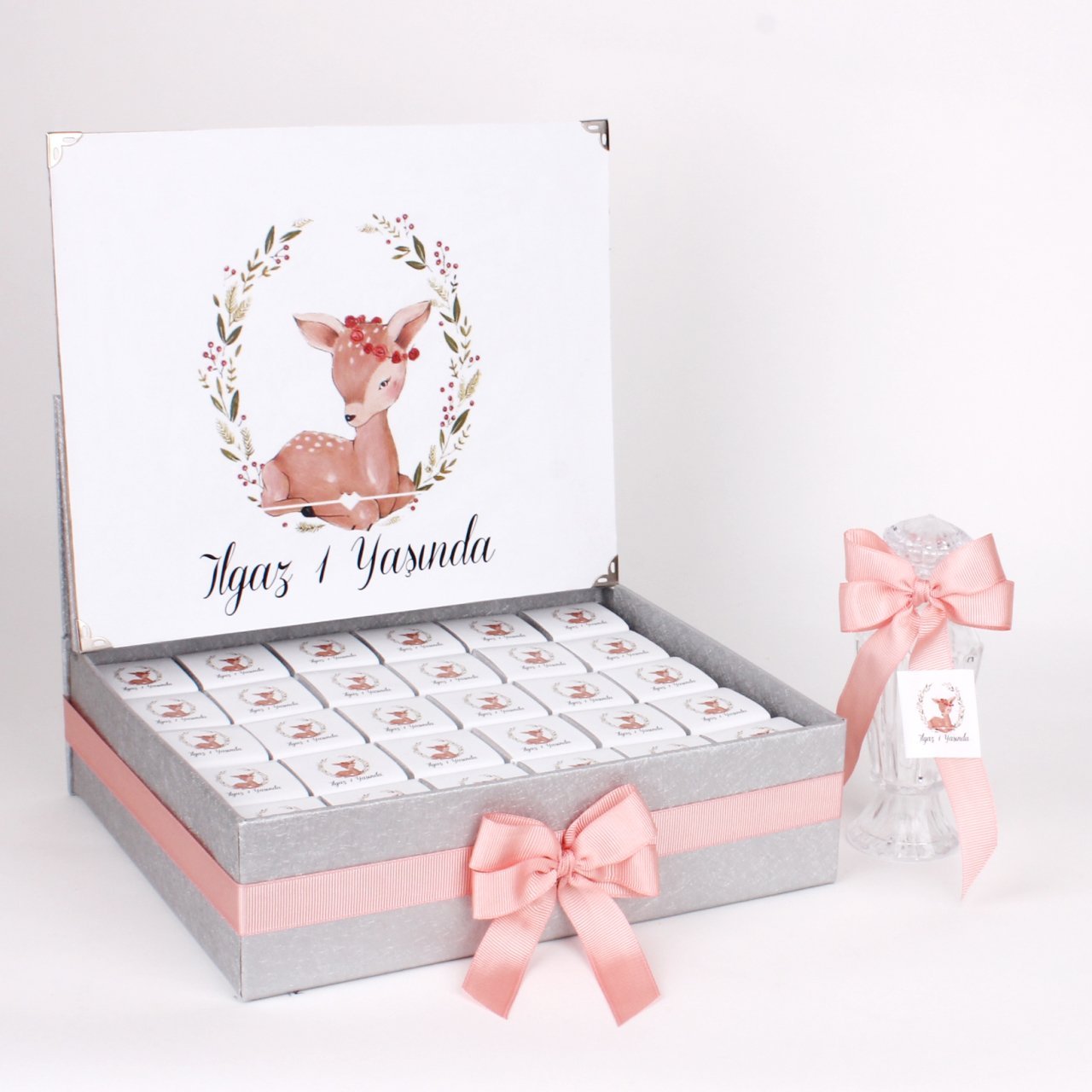 Ceylan Temalı Standlı Kutuda Kız Bebek Çikolatası