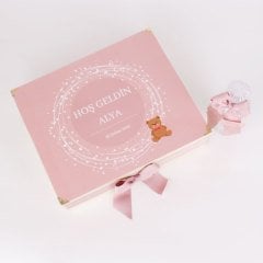 Ayıcık Temalı Standlı Kutuda Kız Bebek Çikolatası