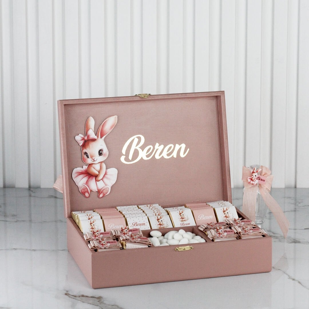 Tavşan Temalı Ahşap Kutuda Kız Bebek Çikolatası