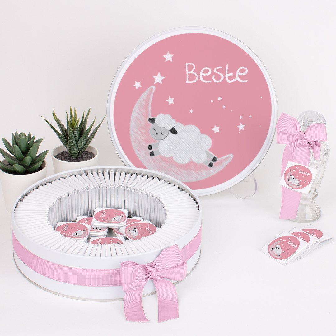 Kuzu Temalı Baskılı Metal Kutuda Kız Bebek Çikolatası