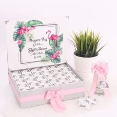 Flamingo Temalı Standlı Kutuda Kız Bebek Çikolatası