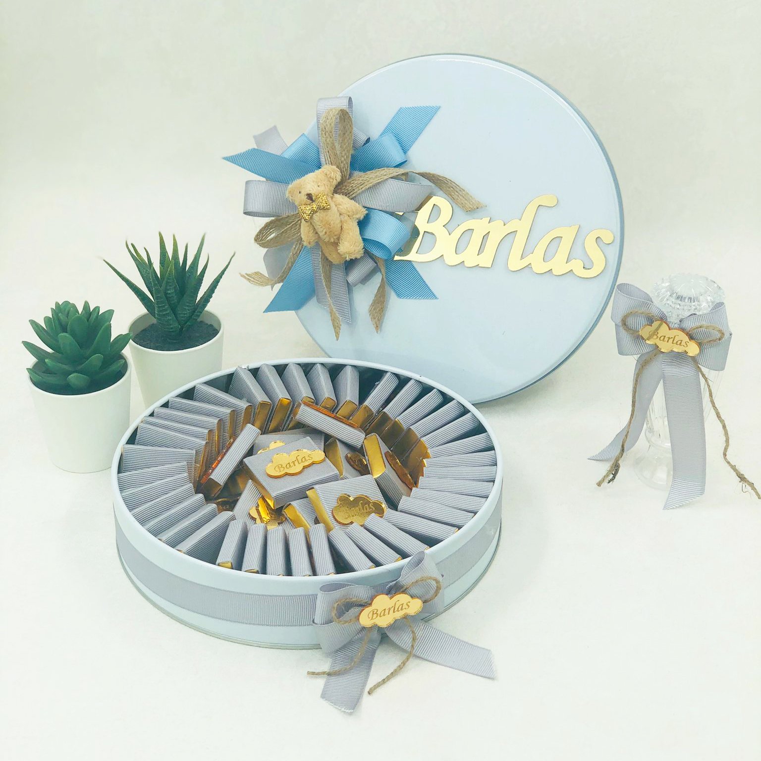 Ayıcık Temalı Metal Kutuda Erkek Bebek Çikolatası