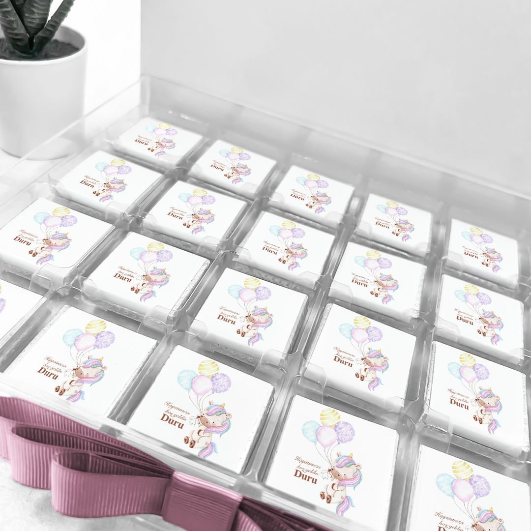 Unicorn Temalı Pleksi Kutuda Kız  Bebek Çikolatası