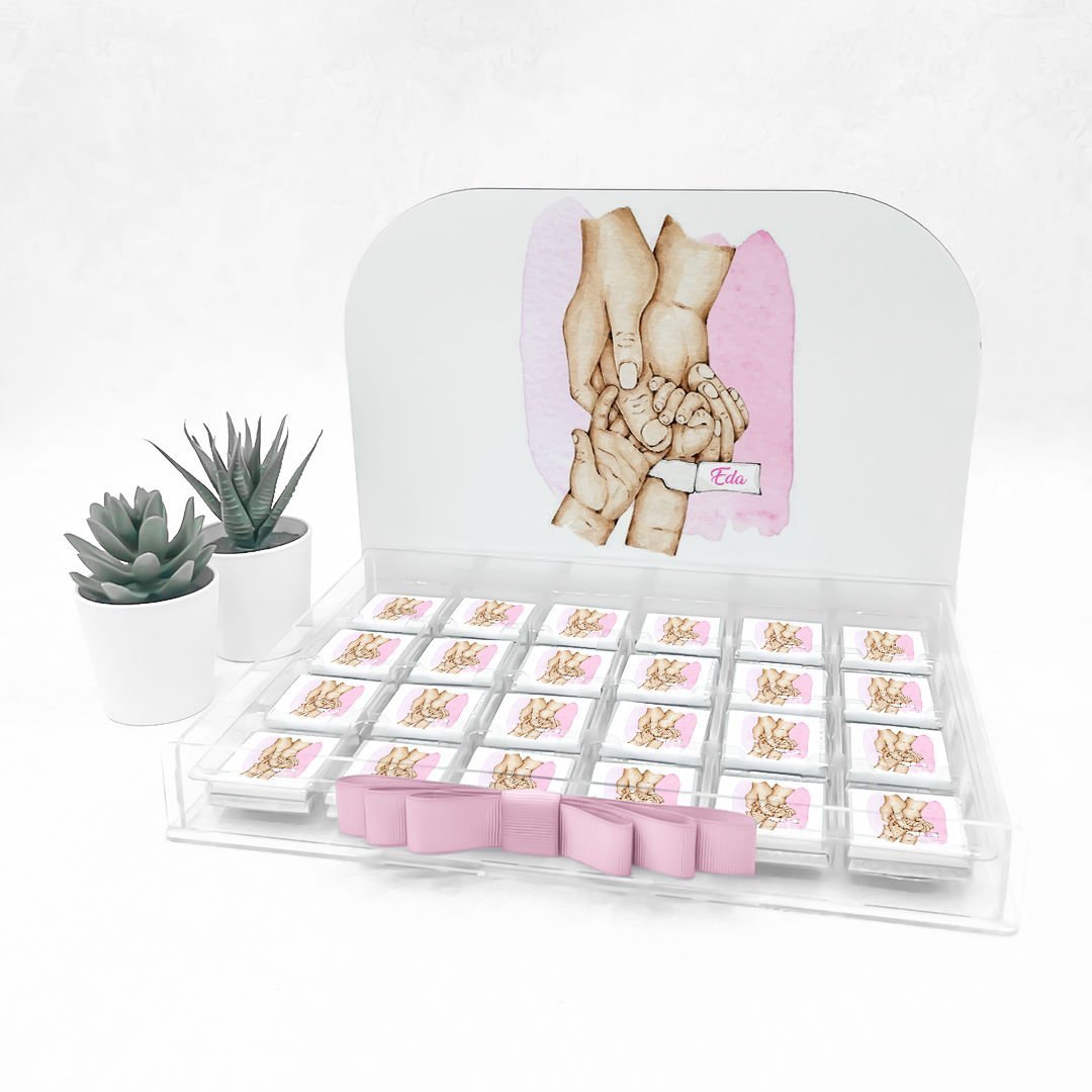 Aile Temalı Pleksi Kutuda Kız  Bebek Çikolatası