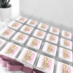 Aile Temalı Pleksi Kutuda Kız  Bebek Çikolatası