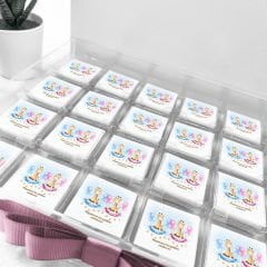 Zürafa Temalı Pleksi Kutuda Kız  Bebek Çikolatası