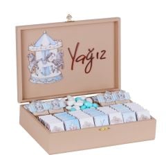 Atlı Karınca Temalı Ahşap Kutuda Erkek Bebek Çikolatası