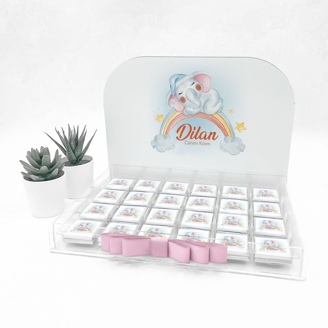 Fil Temalı Pleksi Kutuda Kız  Bebek Çikolatası