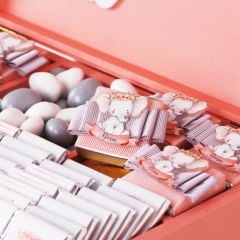 Fil Temalı Ahşap Kutuda Kız Bebek Çikolatası