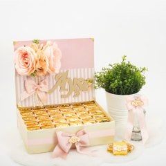 Çiçek Temalı Standlı Kutuda Kız Bebek Çikolatası