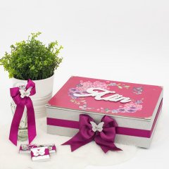 Kelebek Temalı Standlı Kutuda Kız Bebek Çikolatası