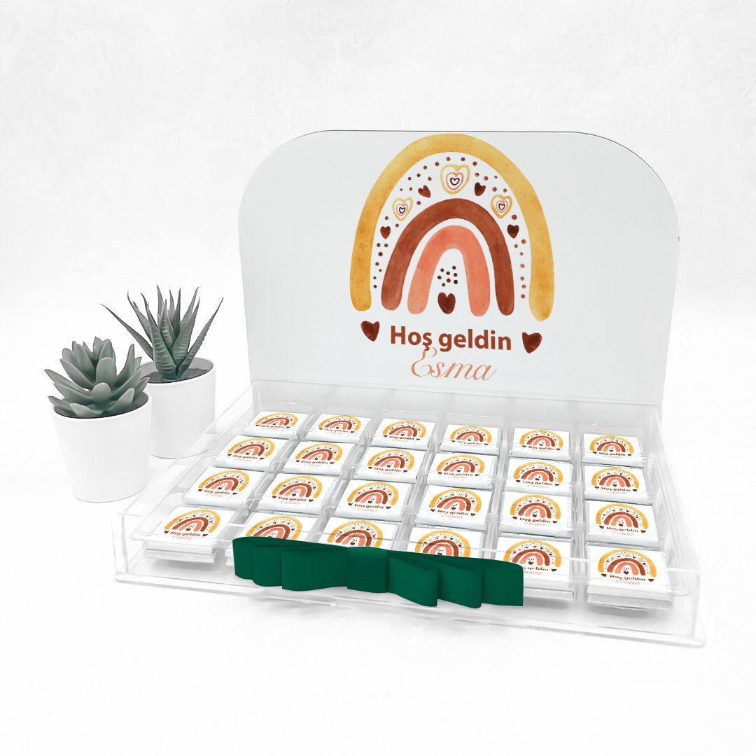 Gökkuşağı Temalı Pleksi Kutuda Kız  Bebek Çikolatası