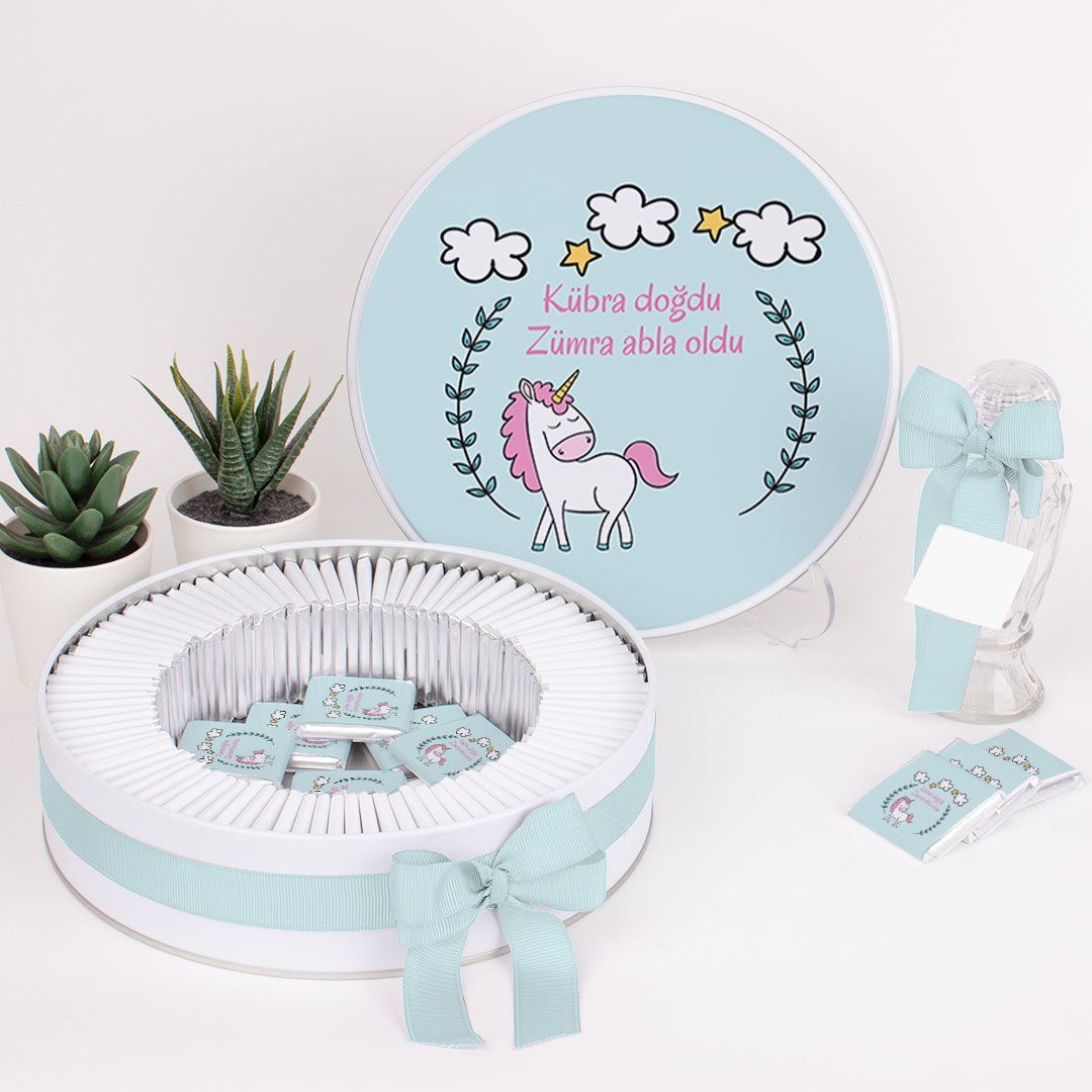 Unicorn Temalı Baskılı Metal Kutuda Kız Bebek Çikolatası