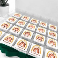 Gökkuşağı Temalı Pleksi Kutuda Kız  Bebek Çikolatası