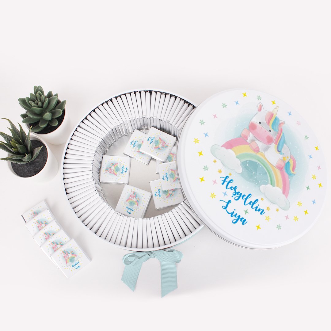 Unicorn Temalı Baskılı Metal Kutuda Kız Bebek Çikolatası