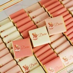 Ayıcık Detaylı Cam Kutuda Kız Bebek Çikolatası