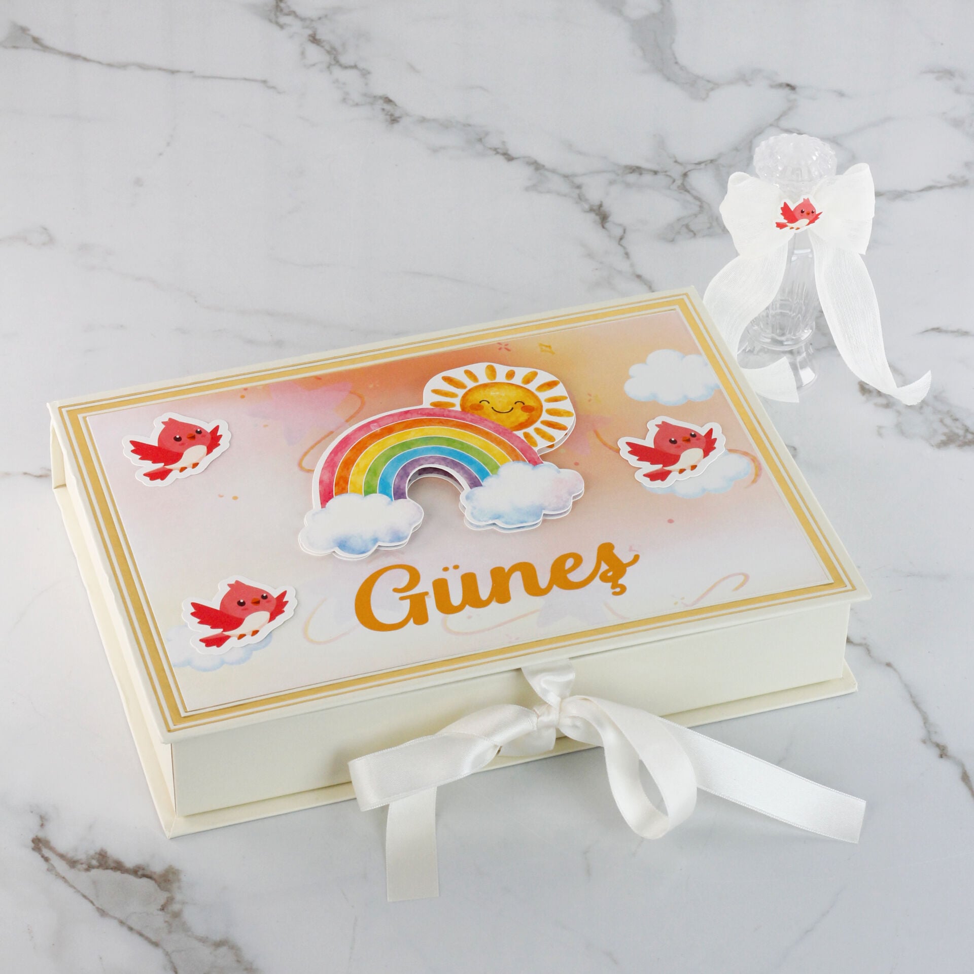 Güneş Temalı Dikdörtgen Kutuda Kız Bebek Çikolatası