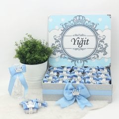 Taç Temalı Standlı Kutuda Erkek Bebek Çikolatası