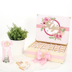 Kelebek Temalı Standlı Kutuda Kız Bebek Çikolatası