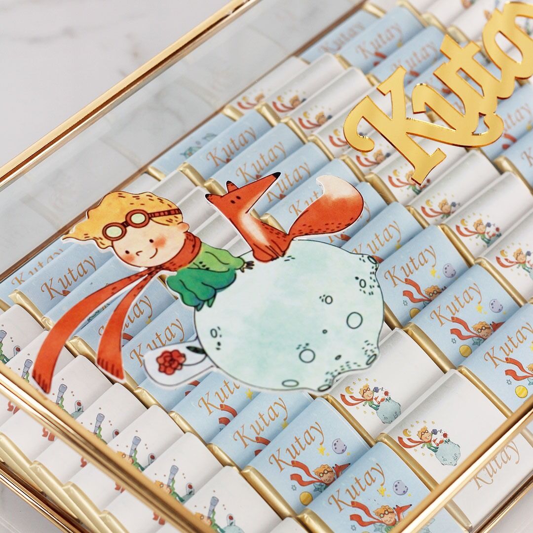 Küçük Prens Temalı Cam Kutuda Erkek Bebek Çikolatası