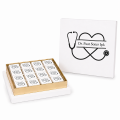 Karton Kutuda Doktor Çikolatası