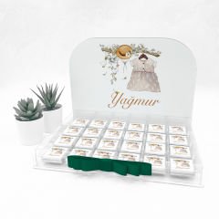 Çiçek Temalı Pleksi Kutuda Kız Bebek Çikolatası