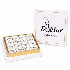 Karton Kutuda Doktor Çikolatası