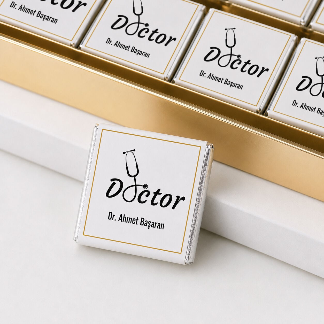 Karton Kutuda Doktor Çikolatası