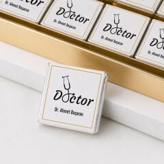 Karton Kutuda Doktor Çikolatası