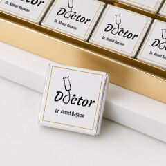Karton Kutuda Doktor Çikolatası