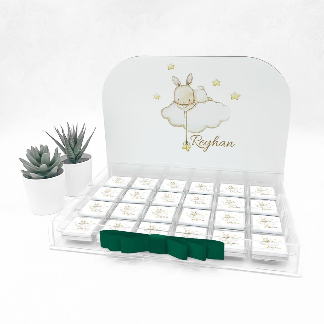 Tavşan Temalı Pleksi Kutuda Kız Bebek Çikolatası