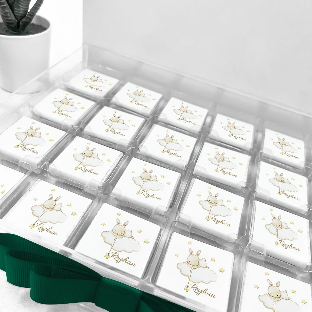 Tavşan Temalı Pleksi Kutuda Kız Bebek Çikolatası