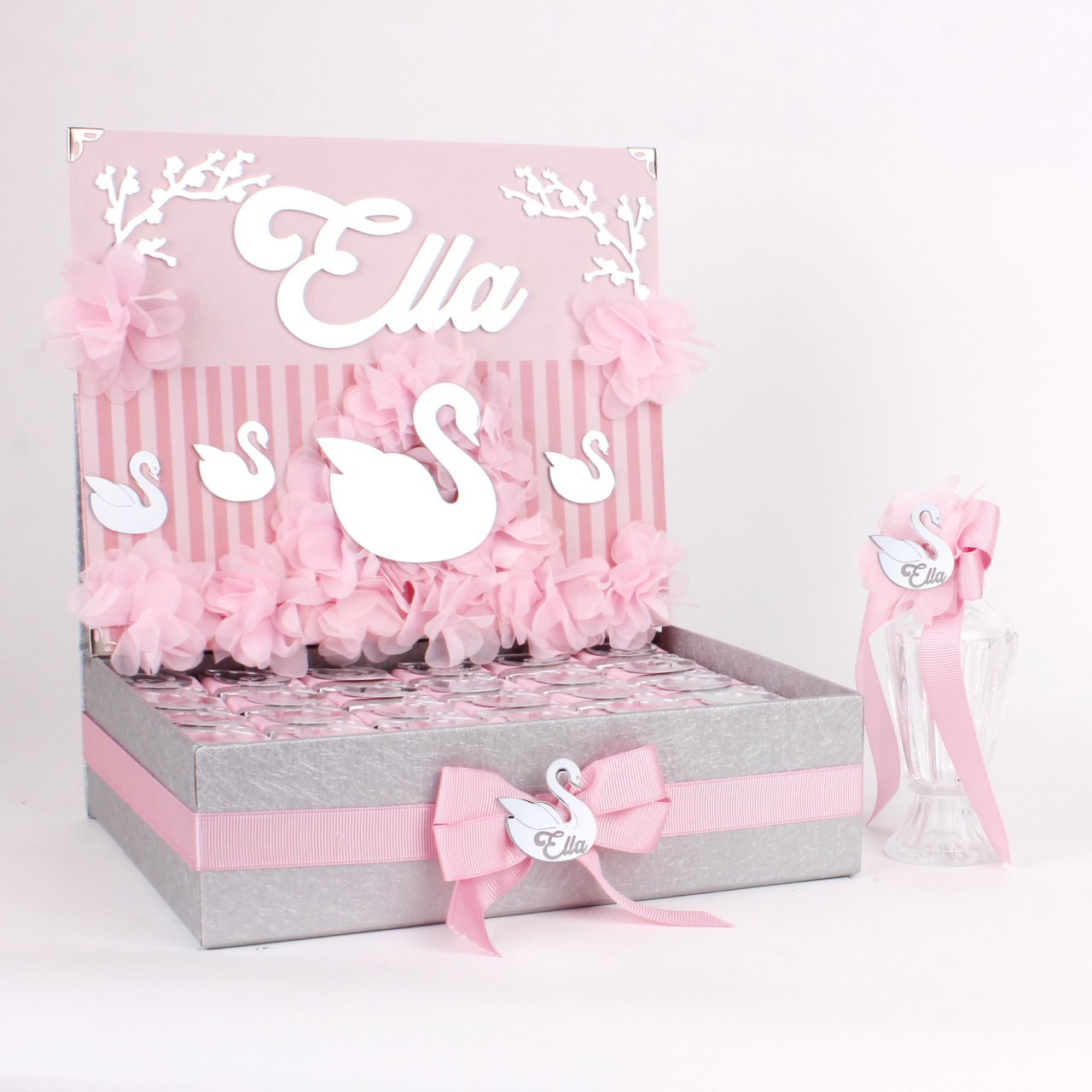 Kuğu Temalı Standlı Kutuda Kız Bebek Çikolatası