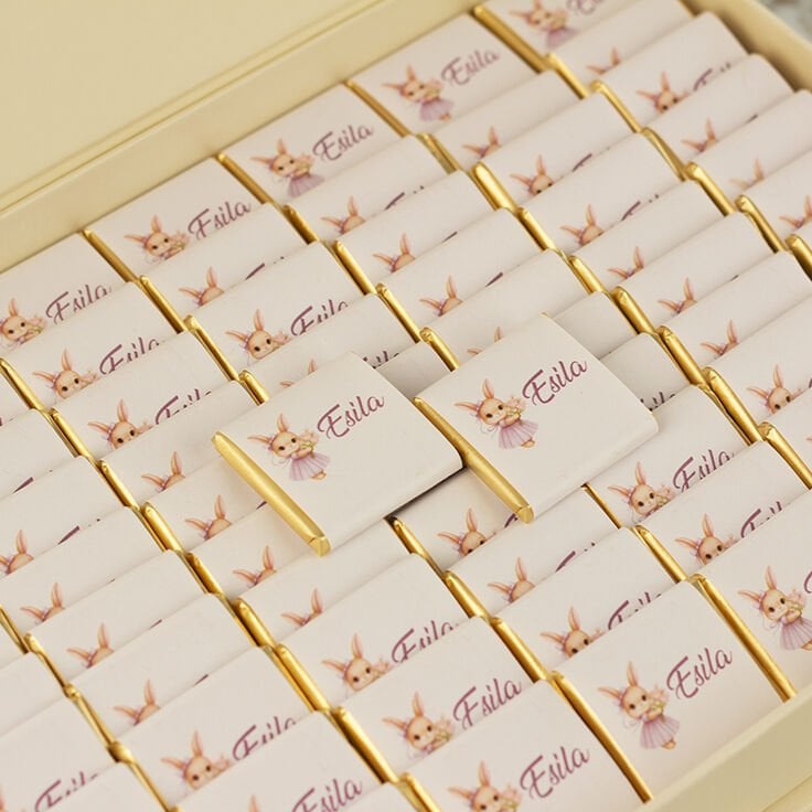 Tavşan Temalı Dikdörtgen Kutuda Kız Bebek Çikolatası