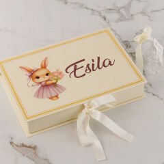 Tavşan Temalı Dikdörtgen Kutuda Kız Bebek Çikolatası