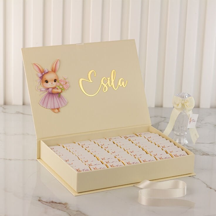 Tavşan Temalı Dikdörtgen Kutuda Kız Bebek Çikolatası