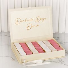 Pudra Temalı Dikdörtgen Kutuda Kız Bebek Çikolatası