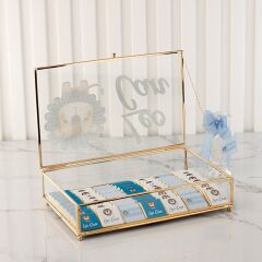 Yeleli Aslan Cam Kutuda Erkek Bebek Çikolatası