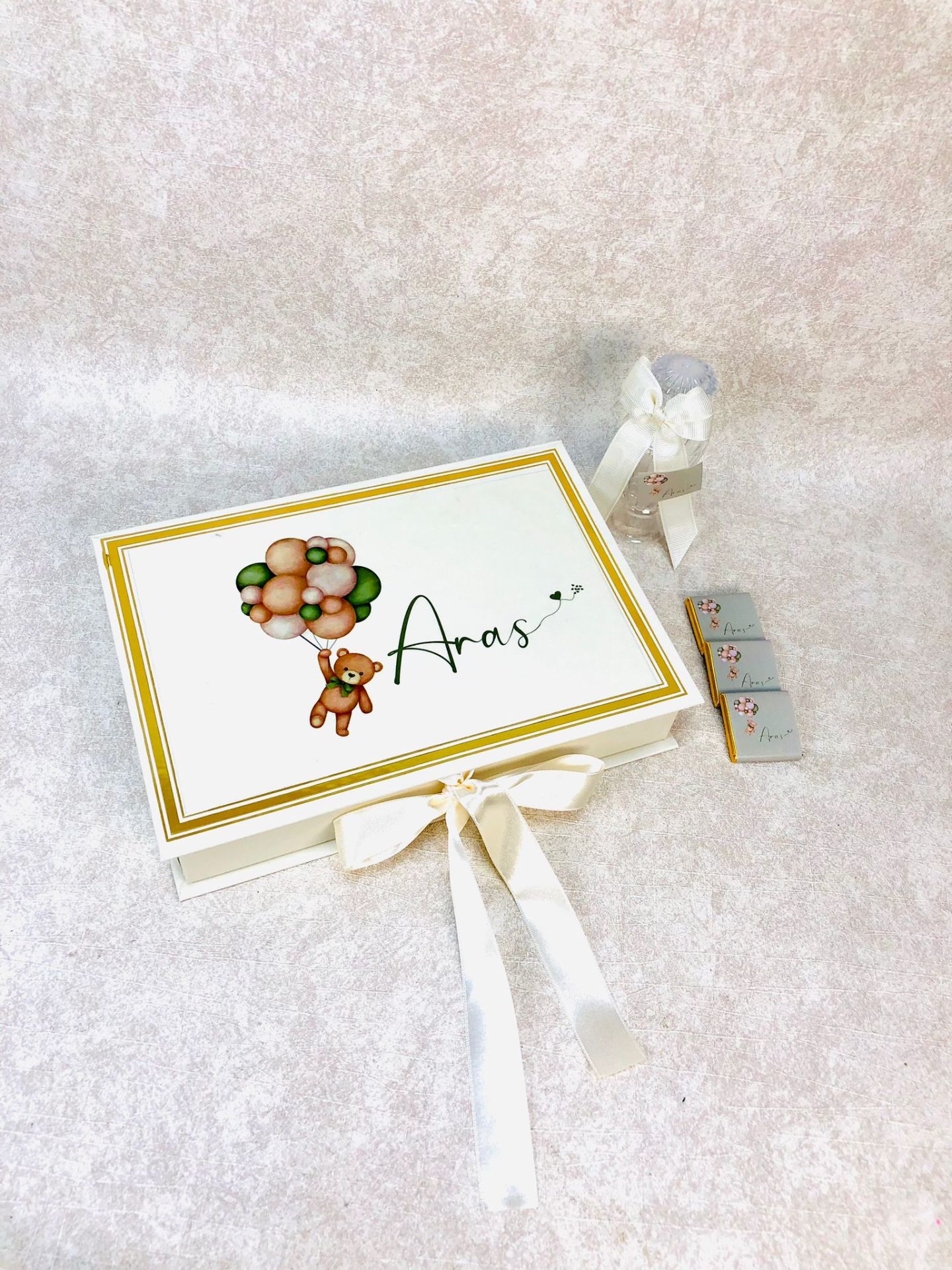 Ayıcık Temalı Dikdörtgen Kutuda Erkek Bebek Çikolatası