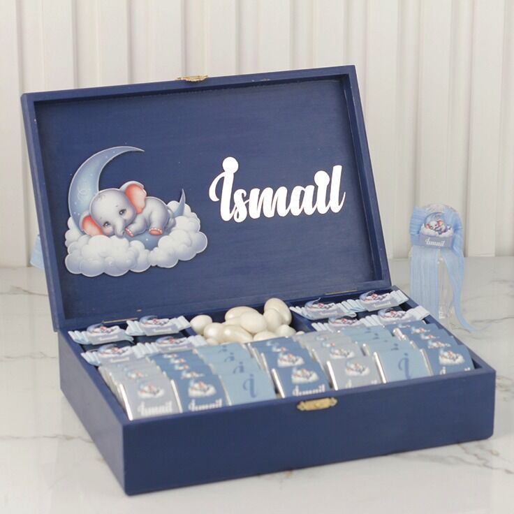 Fil Temalı Ahşap Kutuda Erkek Bebek Çikolatası