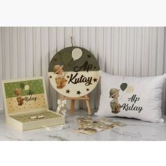 Çocuk Temalı Erkek Bebek Çikolatası, 30 Adet Pleksi Magnet, Baskılı Takı Yastığı ve Kapı Süsü Seti